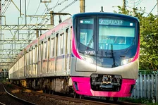 京王電鉄、座席指定列車「京王ライナー」に立席導入へ　座席料金の値上げも発表　10・1から「来年春ごろに、一部車両の座席指定サービス導入についても検討を進めております」