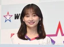 影山優佳、太ももアップの写真公開「ワンコ注射」　反響相次ぐ「こういうセンス好き！」