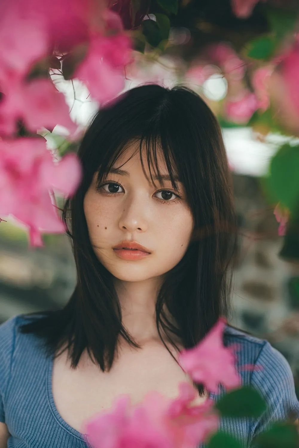 『王様のブランチ』リポーター・冴木柚葉、1st写真集で美しいボディラインを大胆に披露