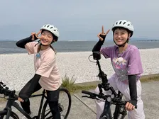 坂本花織＆村上佳菜子、チャリ2ショット　大阪・泉南をブラリ「超絶楽しかった！」「また行こうね」
