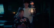 橋本環奈“緑”＆チェ・ジョンヒョプ“西上”、 甘い急接近も…迫り来る“死の運命”　今夜『バカンスの法則』第13話【あらすじ＆場面写真】