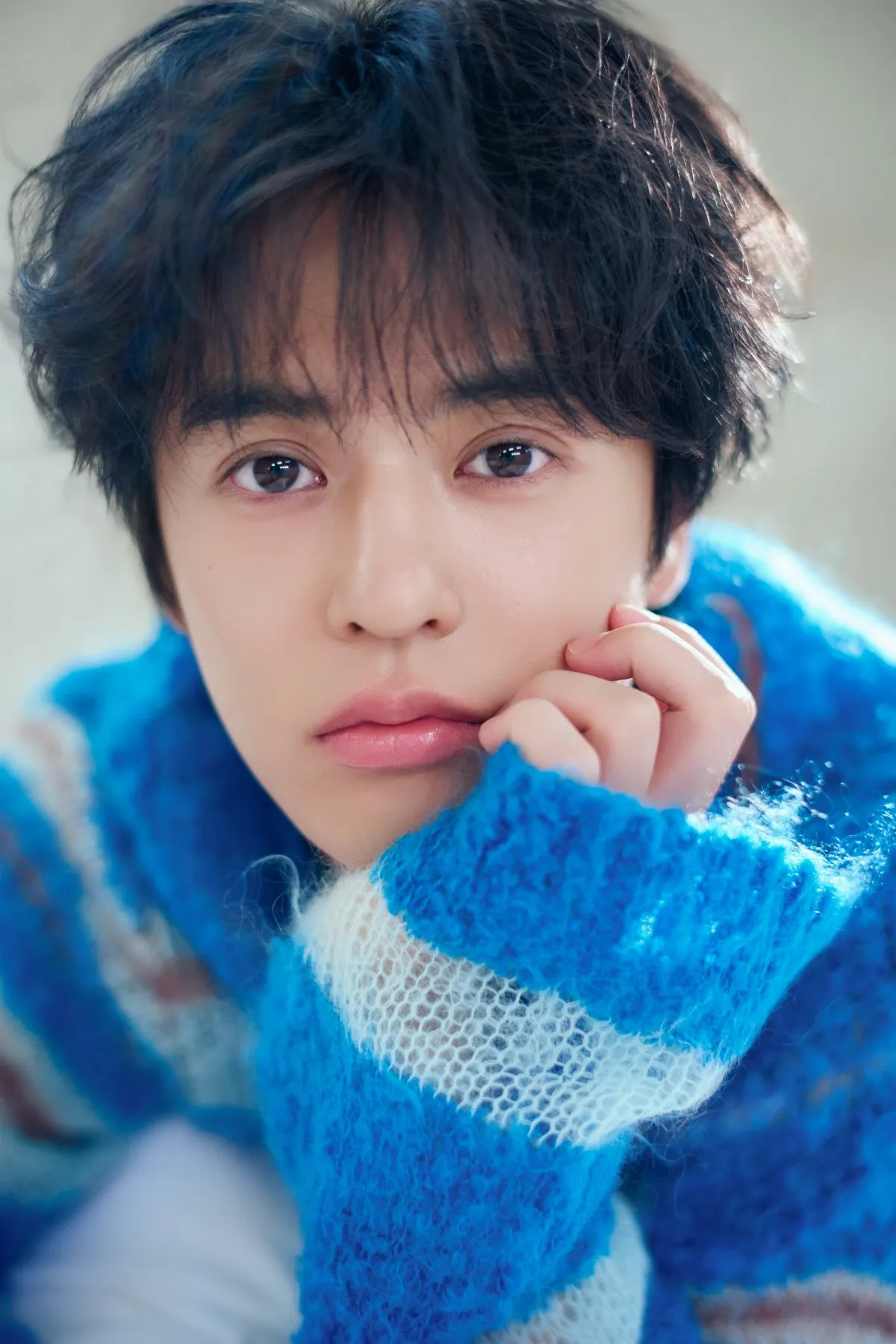 俳優・奥野壮の2027年カレンダー発売決定。隠れ家リゾートでプライベート感あふれる姿を撮影