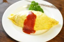 「5分でオムライス」卵を焼かない、包まない“生オムライス”レシピ　調理・後片付けの手間を極限まで減らす