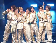 AmBitious、関西弁アイドルソングの新曲初披露　真弓孟之が宣言「絶対にこのAmBitiousでアリーナ立ちます」【ライブレポート】