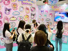 「シール玩具」に思わず足を止め…昭和・平成・令和のトレンドをひとつに【TOKYOおもちゃショー2026】
