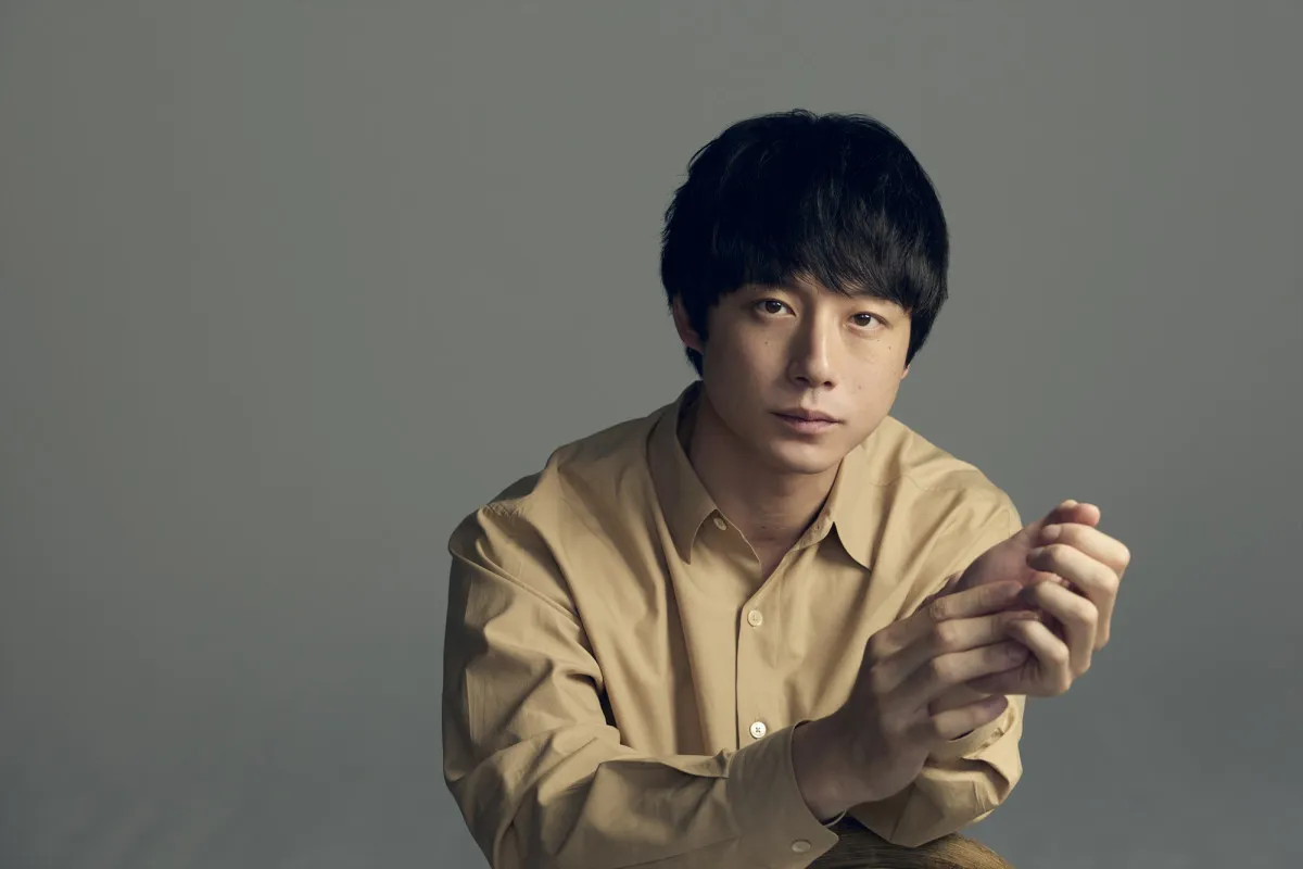 坂口健太郎、これまでにない役柄への挑戦　『私はあなたを知らない、』で見せた新境地