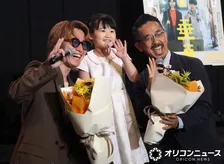 安田章大、共演した子役・河野咲良から花束贈られ”神対応”「花の妖精が歩いてきたよう…」