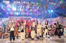 『24時間テレビ』SixTONES、総勢130人とライブパフォーマンス　ジェシー「The Greatest Show」で開幕