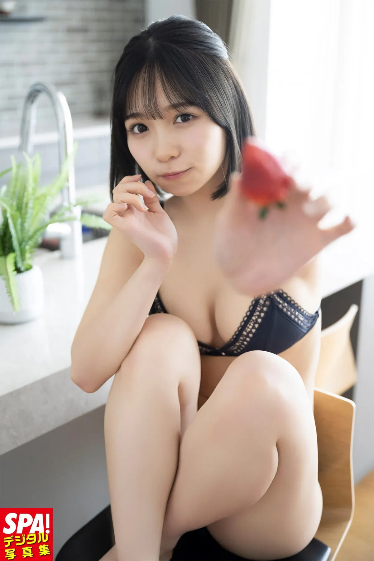 “ミニグラの超新星”池本しおり、同じマンションの“高嶺の花”に　清楚なブラウスから一転…大胆カット公開