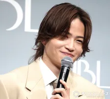 timelesz菊池風磨、ニヒルな笑みを披露　キメ顔に照れるもノリノリに