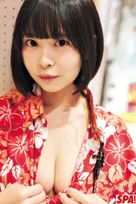 “ミニロリGカップ”木村夢叶、ゴールドビキニで“激アツ”グラビア　パチンコ店でドジっ子ぶり炸裂