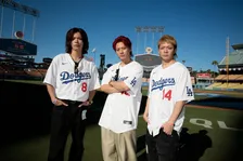 Number_i、ドジャースタジアムで始球式　名前入りユニフォーム着用、背番号の由来