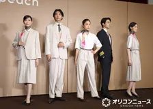 ピーチ、大阪府庁で新制服ランウェイ　新導入「謎の桃ポーチ」中身公開→大阪らしいアイテム