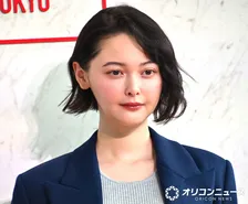 玉城ティナ、美脚をのぞかせた秋コーデ　ラスト20代「楽しんでいきたい！」