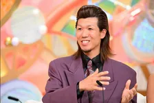 『新婚さん』20代の夫妻、夫は昭和ツッパリ＆妻は平成ギャル　出会いはSNSの“バズ”→夫の“お宝”に驚がく