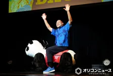 『こち亀』10年ぶり新作、新キャストお披露目　“新両さん”落合福嗣はパンダカーで登場