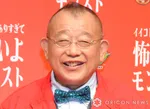 74歳・笑福亭鶴瓶「ご近所さんと甲子園に阪神戦観に行きました」　“ジェット風船”満開のスタンドで観戦ショット披露「めっちゃ楽しそう」「微笑ましい表情が絵になりますね」