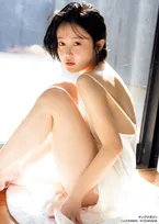 元リトグリ・SERINA、『ヤンマガ』で初水着に挑戦　グラビアの新境地を開拓