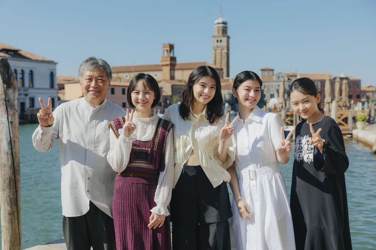 実写映画『ルックバック』出口夏希＆蒔田彩珠らヴェネチアに到着、公式上映を前に本場ジェラートを堪能