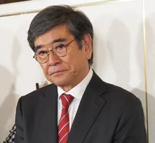 85歳・石坂浩二、現在の愛車はイタリア“高級スポーツカー”　時価5億円以上の“希少スポーツカー”などこれまでの「愛車歴」も公開