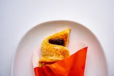 サンマルクの『チョコクロ』どう作ってる？ 1ヵ月約100万個売れる“ヒミツの製造工程”