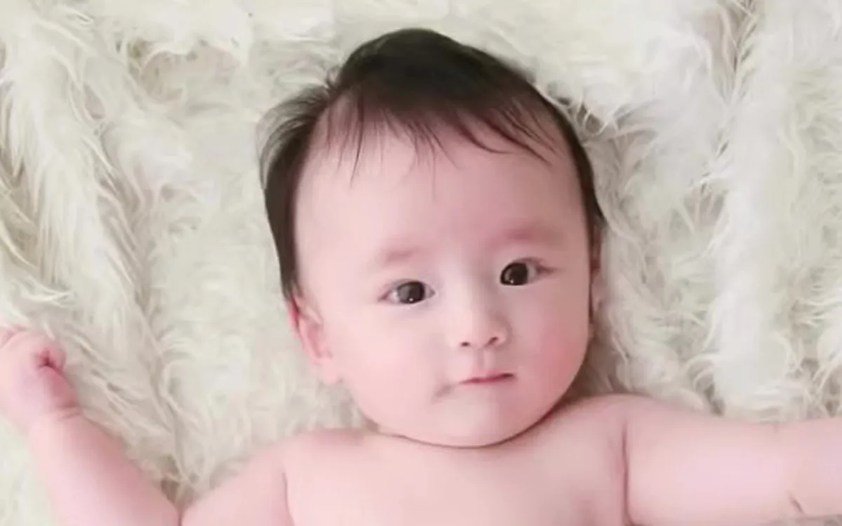 もうすぐ10歳になるイケメン0歳児の成長記録に868万回再生「とっても美形」「目の保養、心まで洗われました！」
