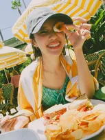 中町綾 話題の1st写真集から“プールサイド”新カット公開　東京に続き大阪でもイベント決定