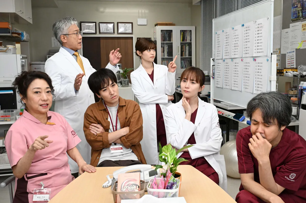 『ファーストクライ』光井（比嘉愛未）の“その後の日常”オリジナルストーリー配信　親友の“緊急名づけ会議”