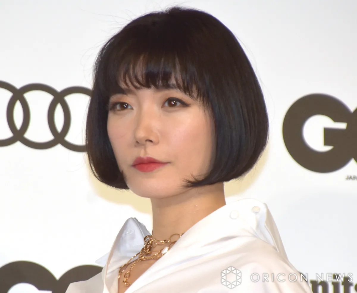 芥川賞作家の川上未映子「50歳になりました！」　写真公開で驚きの声「キレイすぎ」「50歳に見えなさすぎてビビってます」