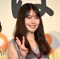 有村架純、おへそチラリな夏コーデ　長編映画デビュー20周年を迎えた沖田修一監督の作品に「お力添えができたことがとても幸せ」