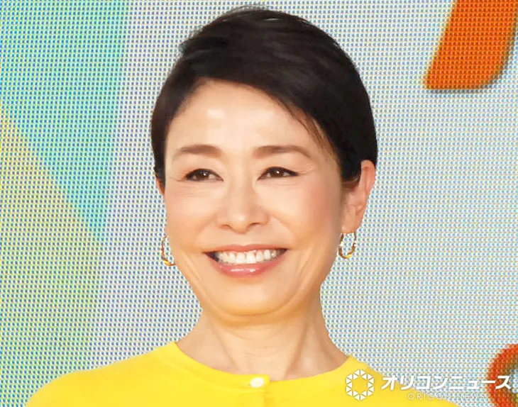安藤優子、ZARAアイテムでトレンド感あふれる“甘辛MIX秋コーデ”を披露「スリットが素敵」