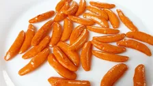 かぼちゃサラダに『柿の種』を入れたら…？ “ザクザク食感”がクセになる簡単おつまみ