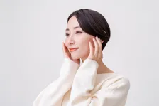 肌に求める”透明感”、どうすれば満たされる？　「攻めたケア」から「日常のケア」へ進化するピーリングのいま