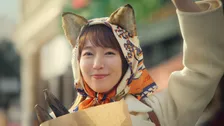 “どんぎつね”吉岡里帆、パリジェンヌ風の装い　「本枯節」も…まるでバゲットのよう