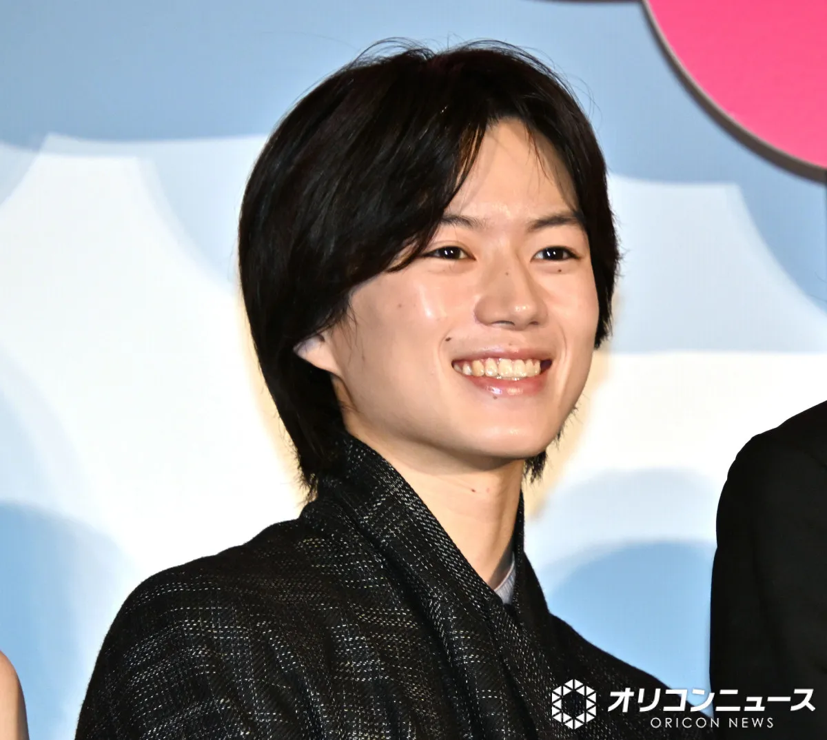 奥智哉、天然なあいさつに笑いが起きる　尾上松也は覚えたての“メロい”を連呼