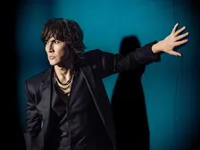稲葉浩志、ニューシングル「RIZAN」配信リリース決定　ツアーメンバーと制作、新曲含む3曲収録
