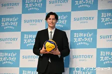 バレーボール髙橋藍、ロサンゼルスオリンピック出場権の獲得に笑顔「喜びを乾杯で分かち合えた」