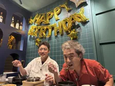 小泉孝太郎&ムロツヨシ、韓国メイクに挑戦　サプライズゲストのK-POPアイドルに驚き「スーパースターじゃん！」