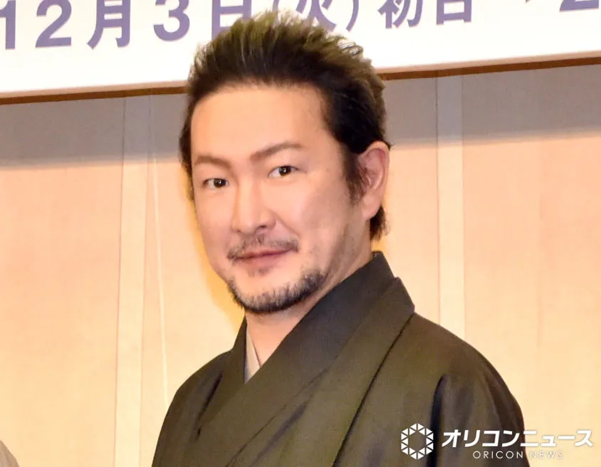 中村獅童、54歳の誕生日を報告　息子たちとのお祝いショット公開「可愛い」「素敵なパパ」