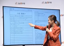 小島瑠璃子、人生初の“履歴書”を公開「お恥ずかしいんですが…」　“転職”おすすめ職種提案され「そうなの？」