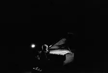入場無料　坂本龍一さん“最後のピアノソロ”を夜空の下で聴く『Opus』野外上映会が東京初開催