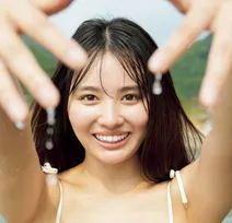 “グラビア界のラスボス”豊島心桜、破壊力バツグンボディで魅了
