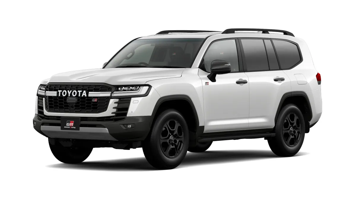 トヨタ『ランドクルーザー“300”』ハイブリッドモデル設定に反響「本当に欲しかったランクル300って感じで最高」　価格に嘆きの声も「高過ぎる」【価格・グレード一覧】