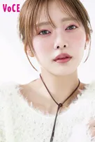 坂道メンバー4人が『VOCE』集結　それぞれ異なる“推し色”で“流行る顔”に