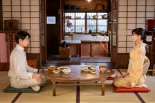 芳根京子＆本田響矢、約1年ぶりに江端家へ『めおと日和』“うぶキュン”必至のクランクイン【現場レポ】