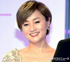 橋本志穂、庭に生えた“真っ赤なキノコ”を激写「いかにも珍しい感じのキノコ」「怖いですね」