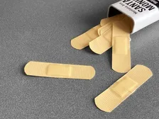 「何年も放置してない？」絆創膏にもある”使用期限”、救急箱をチェックしてみよう