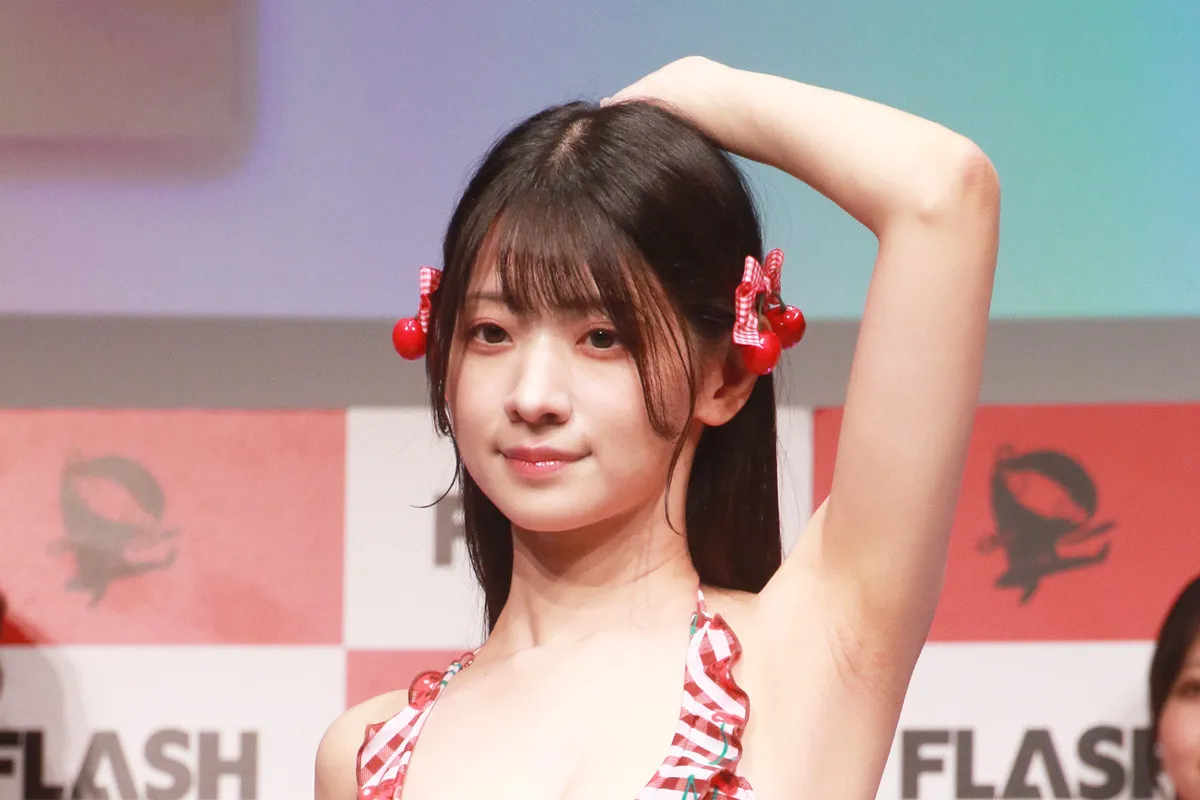 舞台俳優×コスプレイヤーの絃ユリナ、『ミスFLASH2027』ファイナリストに「芸歴9年目でグラビア初挑戦！　自慢の推しと思ってもらえるように頑張る」