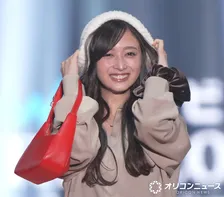 【TGC】乃木坂46井上和、ファーのベレー帽で大人フェミニン　かわいらしさ際立つ秋冬コーデ