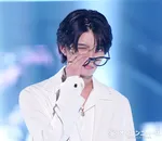 【TGC】杢代和人、“白スーツの貴公子”に　眼鏡を外してウインク→会場大歓声